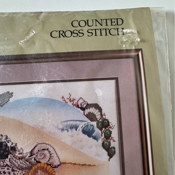 Vintage Counted Cross Stitch Ocean Coastal Seashell Scene Embroidery Kit - Picture 6 of 9